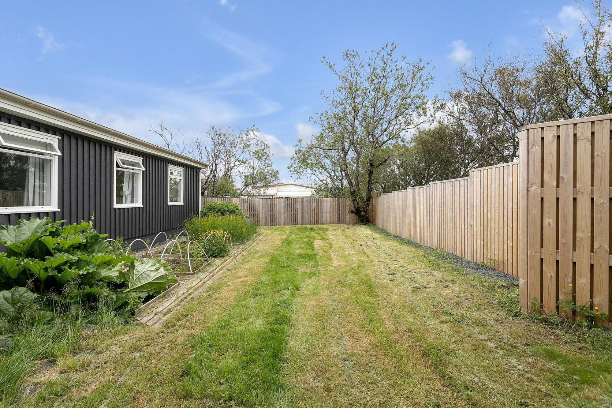 House - Villa With Garden And Hot Tub, 2 Min From Reykjavik Garthabaer 외부 사진