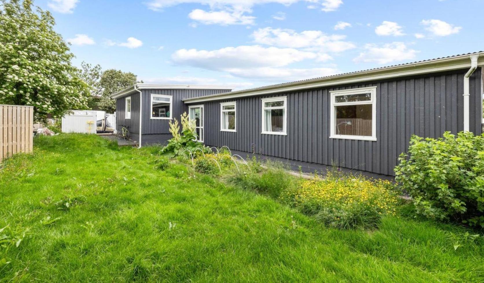 House - Villa With Garden And Hot Tub, 2 Min From Reykjavik Garthabaer 외부 사진